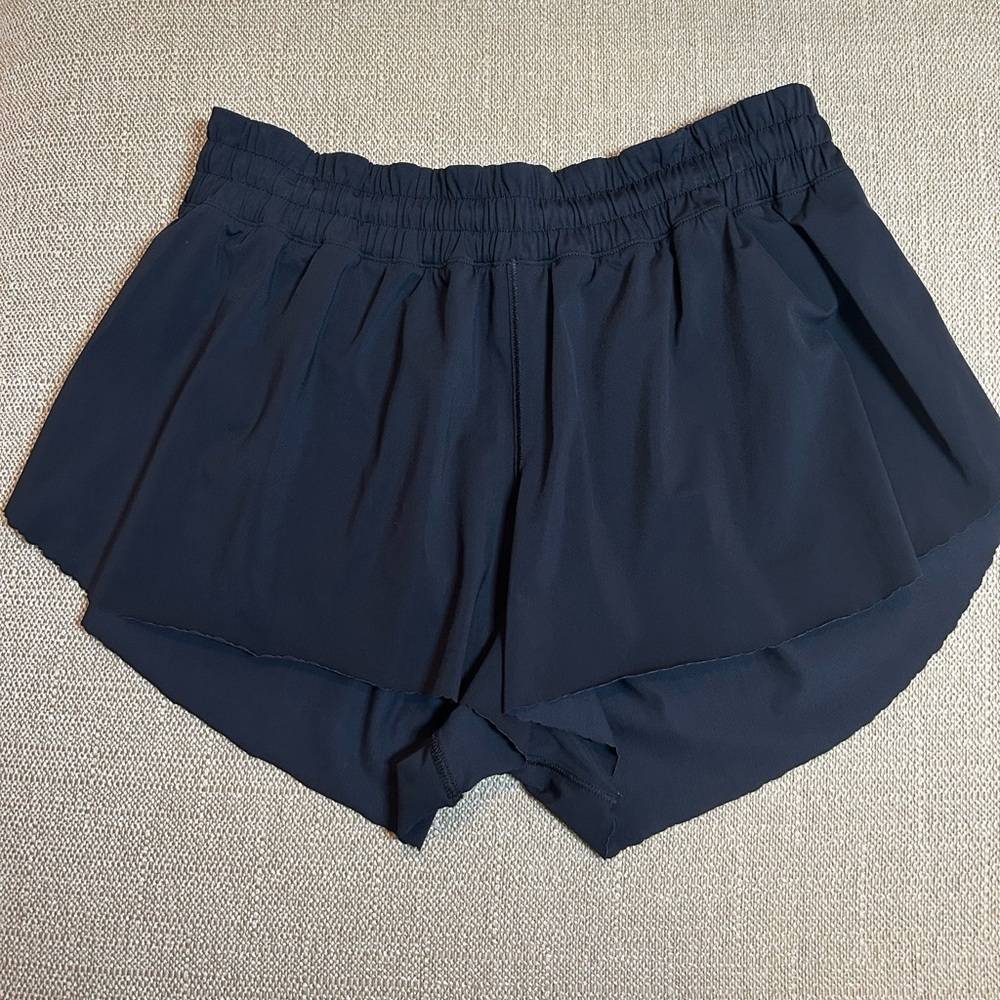 Lululemon Women's Black Flutter Shorts (No size dot-measures size 0/2)